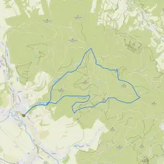 Mapa szlaku turystycznego w **parku krajobrazowym Gór Sowich**. Widoczne wzniesienia, lasy i fragmenty miejscowości.