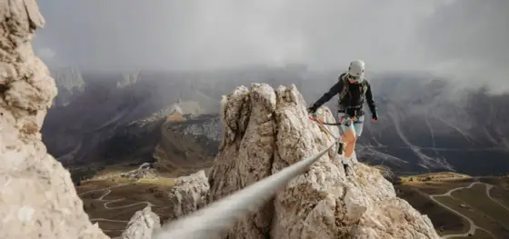 Via ferrata - Co to? Sprzęt, trudność i trasy dla początkujących